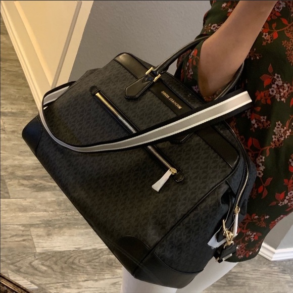 New Mk luggage 🖤 - Picture 5 of 7